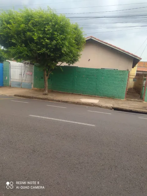 imagem 1 - Casa com 2 quartos e 3 kitnets no fundo para renda. imagem 1 - Casa com 2 quartos e 3 kitnets no fundo para renda.
