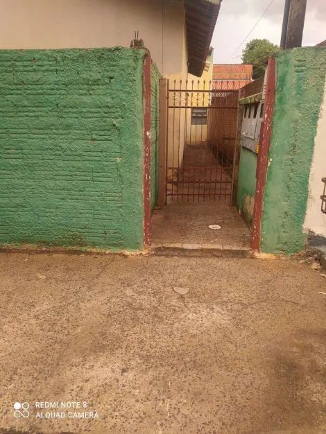 imagem 2 - Casa com 2 quartos e 3 kitnets no fundo para renda. imagem 2 - Casa com 2 quartos e 3 kitnets no fundo para renda.