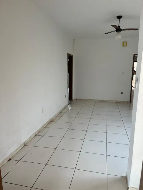 Casa comercial a um quarteirão da av Bady Bassitt