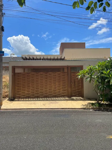 imagem 1 - Casa com piscina , 3 quartos e garagem coberta - J. Macedo imagem 1 - Casa com piscina , 3 quartos e garagem coberta - J. Macedo